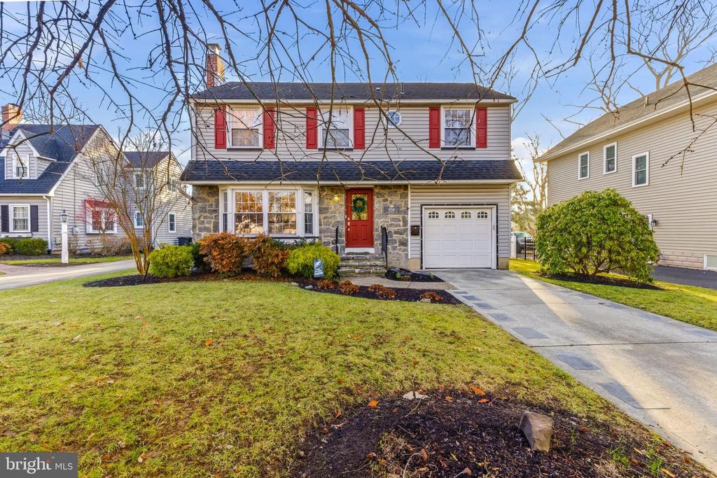 656 E GREENMAN RD, Haddonfield, NJ 08033