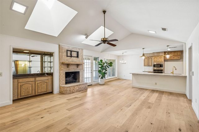 4212 Lake Vista Drive, Benbrook, TX 76132