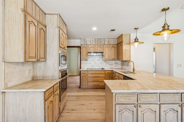 4212 Lake Vista Drive, Benbrook, TX 76132