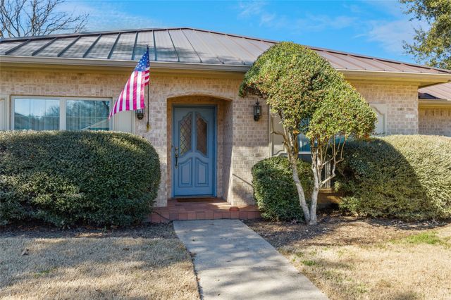 4212 Lake Vista Drive, Benbrook, TX 76132