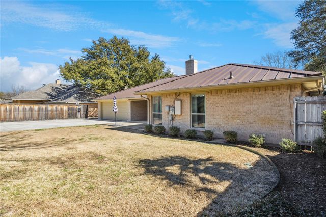 4212 Lake Vista Drive, Benbrook, TX 76132