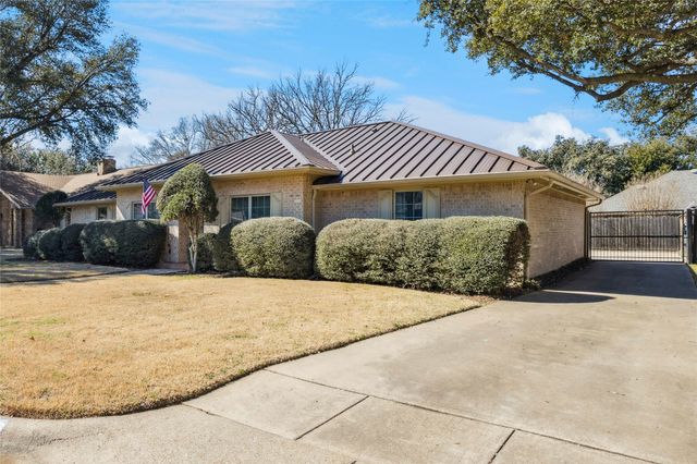 4212 Lake Vista Drive, Benbrook, TX 76132