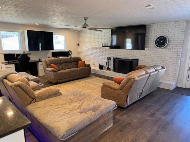 3900 Westmoreland Drive, Kennesaw, GA 30144