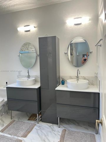 1120 Papaya Street, Hollywood, FL 33019