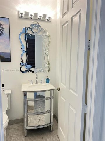 1120 Papaya Street, Hollywood, FL 33019