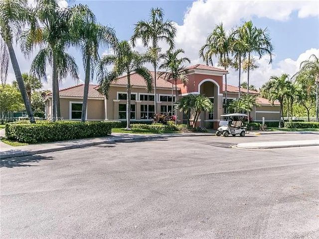 1120 Papaya Street, Hollywood, FL 33019
