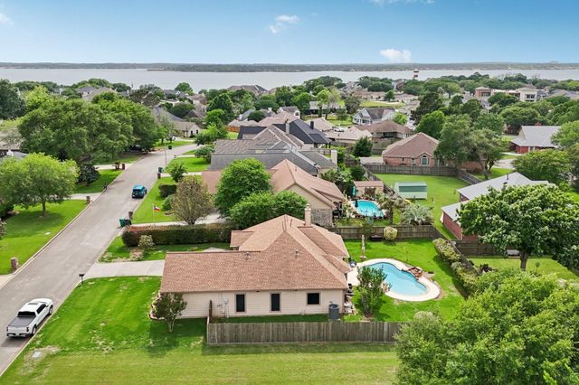 7187 Edgewater Drive, Willis, TX 77318