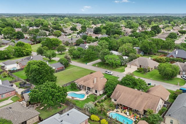 7187 Edgewater Drive, Willis, TX 77318