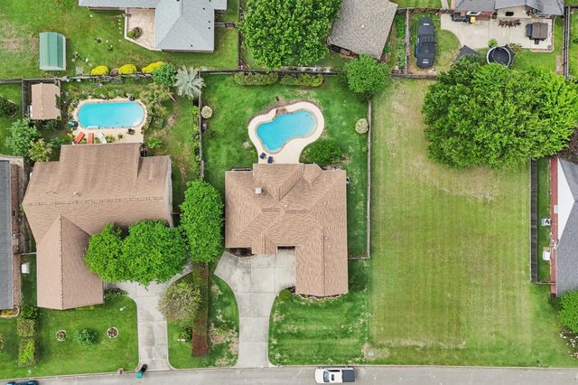 7187 Edgewater Drive, Willis, TX 77318