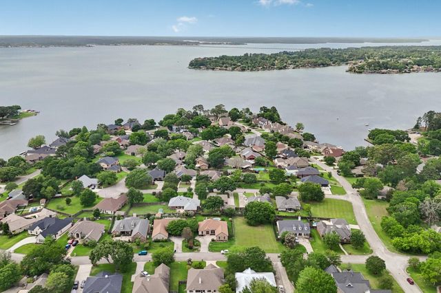 7187 Edgewater Drive, Willis, TX 77318