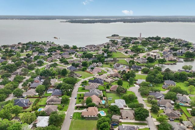 7187 Edgewater Drive, Willis, TX 77318