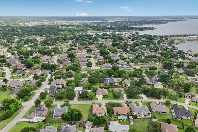 7187 Edgewater Drive, Willis, TX 77318