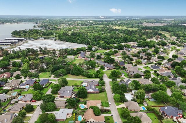 7187 Edgewater Drive, Willis, TX 77318