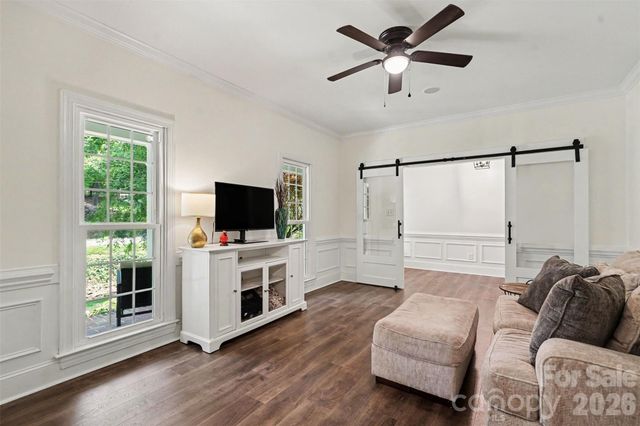 6128 Lake Providence Lane, Charlotte, NC 28277