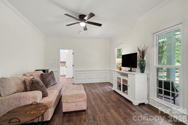 6128 Lake Providence Lane, Charlotte, NC 28277