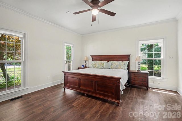 6128 Lake Providence Lane, Charlotte, NC 28277