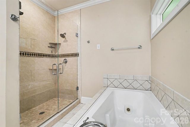 6128 Lake Providence Lane, Charlotte, NC 28277
