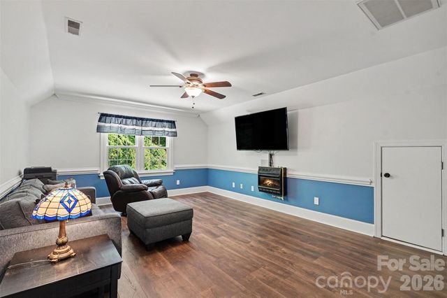 6128 Lake Providence Lane, Charlotte, NC 28277