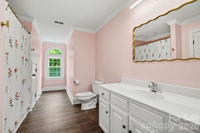 6128 Lake Providence Lane, Charlotte, NC 28277