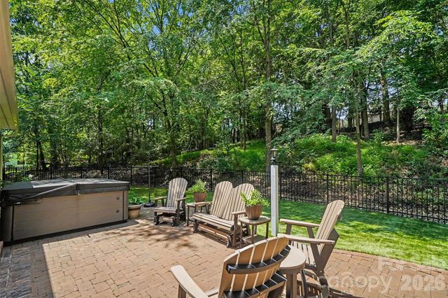 6128 Lake Providence Lane, Charlotte, NC 28277
