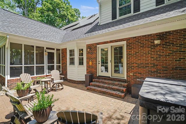 6128 Lake Providence Lane, Charlotte, NC 28277