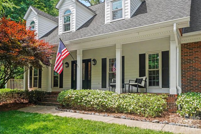 6128 Lake Providence Lane, Charlotte, NC 28277
