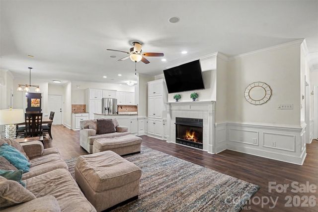 6128 Lake Providence Lane, Charlotte, NC 28277