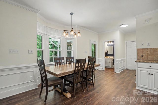 6128 Lake Providence Lane, Charlotte, NC 28277