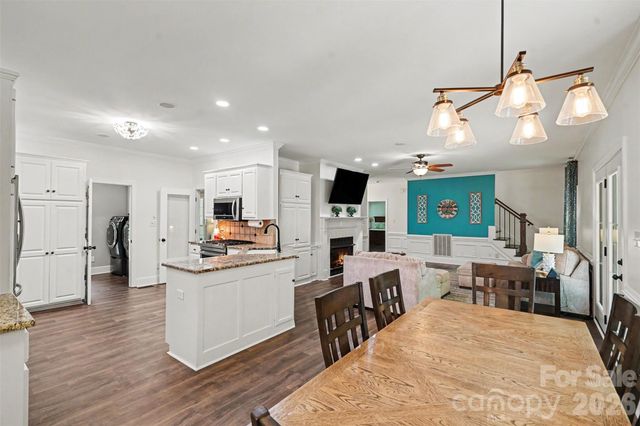 6128 Lake Providence Lane, Charlotte, NC 28277