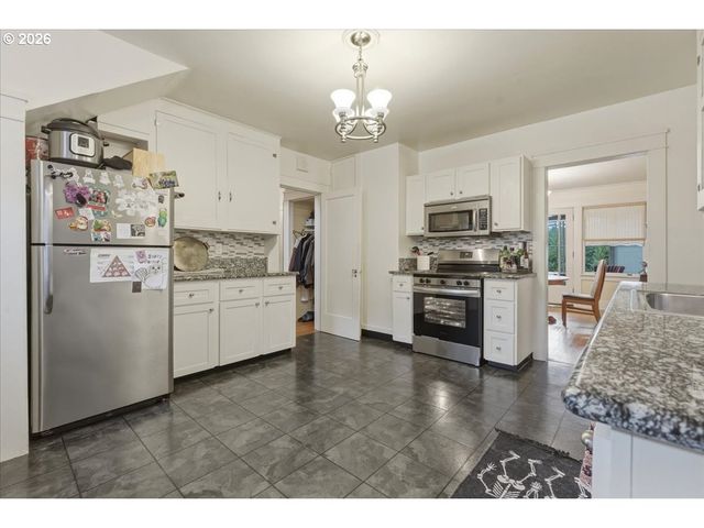 706 W B St., Rainier, OR 97048