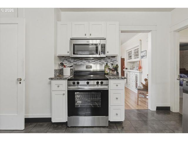 706 W B St., Rainier, OR 97048