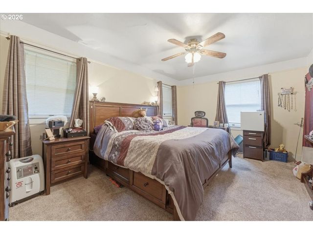 706 W B St., Rainier, OR 97048