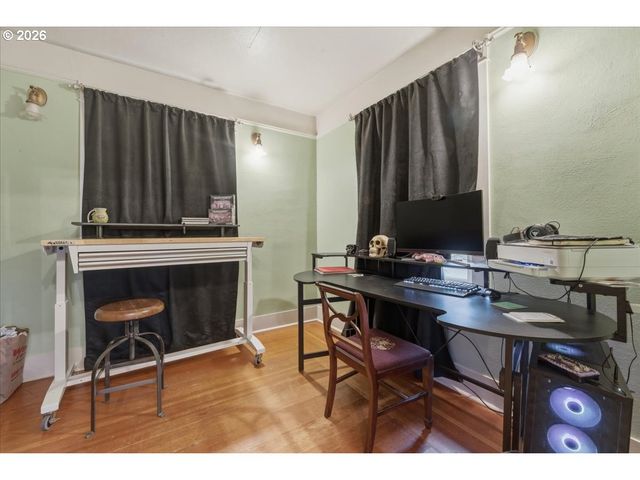 706 W B St., Rainier, OR 97048