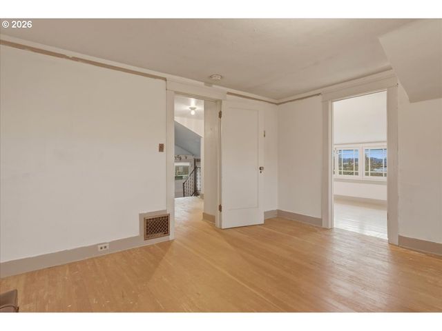 706 W B St., Rainier, OR 97048