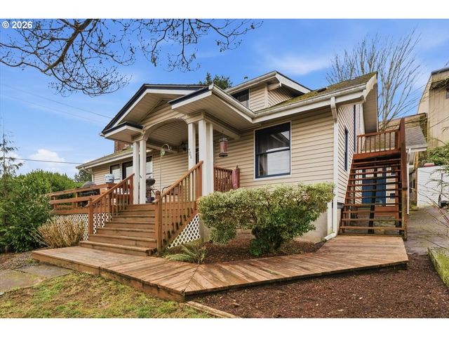 706 W B St., Rainier, OR 97048