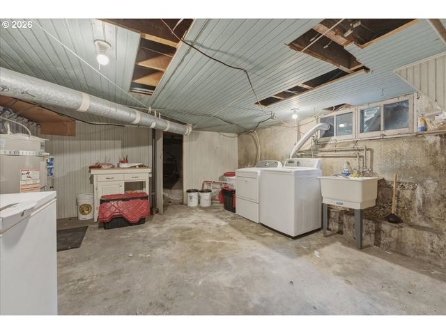 706 W B St., Rainier, OR 97048