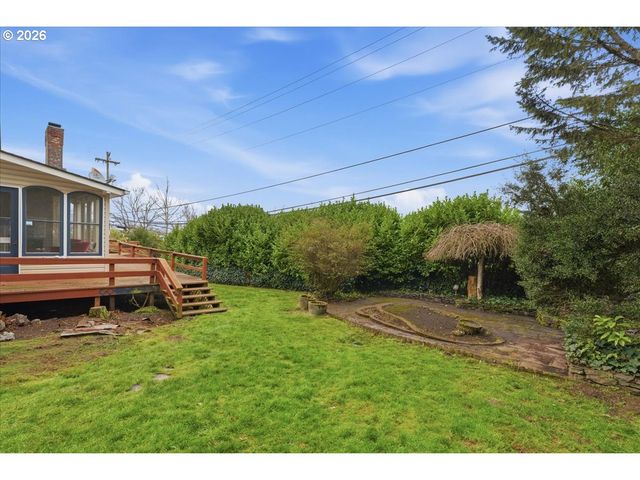 706 W B St., Rainier, OR 97048