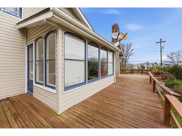 706 W B St., Rainier, OR 97048