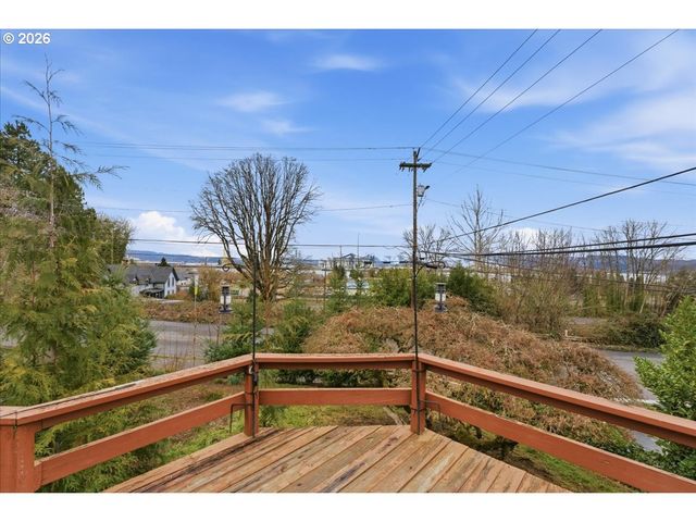 706 W B St., Rainier, OR 97048