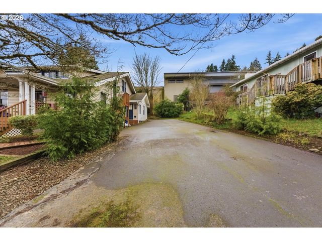 706 W B St., Rainier, OR 97048