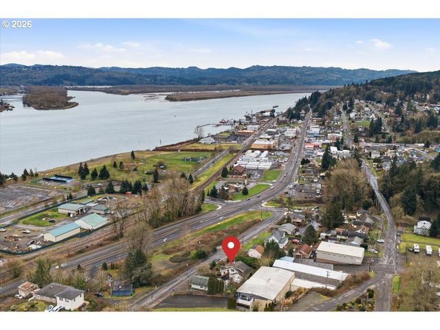 706 W B St., Rainier, OR 97048