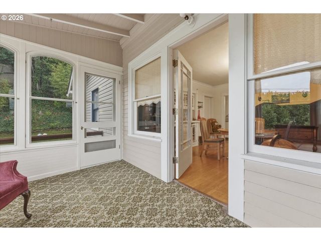 706 W B St., Rainier, OR 97048