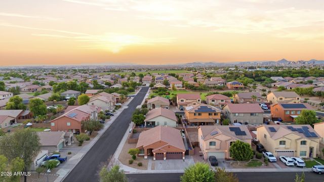 2922 W DUNBAR Drive, Phoenix, AZ 85041