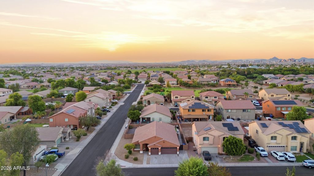 2922 W DUNBAR Drive, Phoenix, AZ 85041 — photo 2