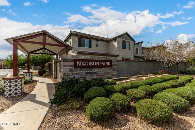 1310 E SPRINGFIELD Place, Chandler, AZ 85286