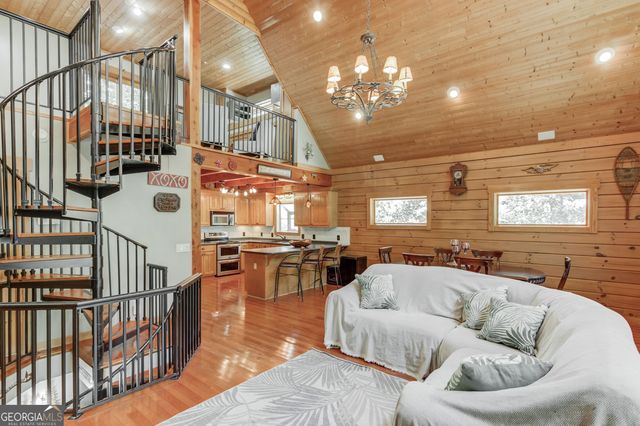 6893 Lakeside Place, Gainesville, GA 30506