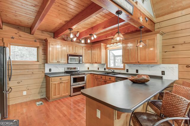 6893 Lakeside Place, Gainesville, GA 30506