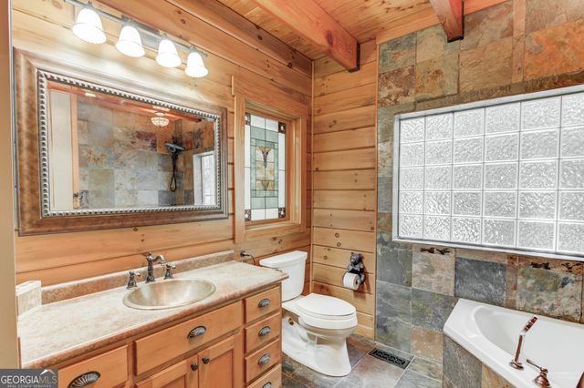 6893 Lakeside Place, Gainesville, GA 30506
