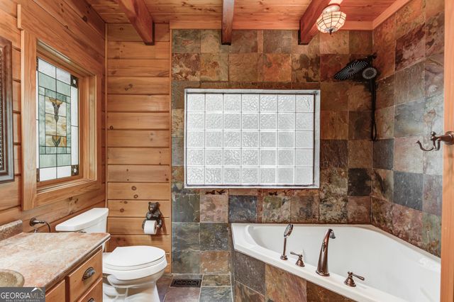6893 Lakeside Place, Gainesville, GA 30506
