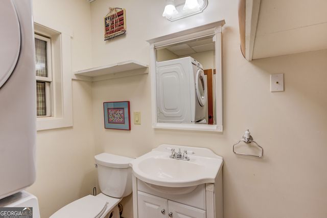 6893 Lakeside Place, Gainesville, GA 30506